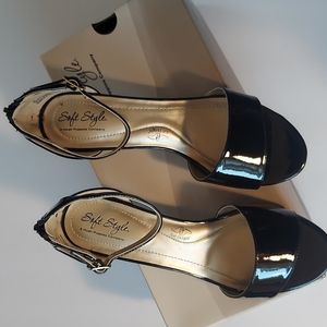 Beautiful Madalyn dress heels